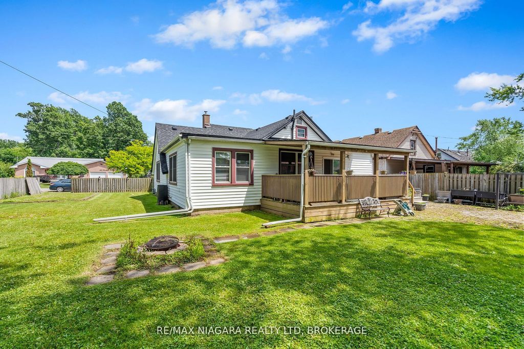 Photo of 549 Ferndale Avenue, Fort Erie, ON L2A 5C5 (MLS # X13003614)