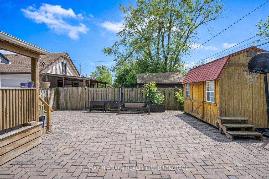 Photo of 549 Ferndale Avenue, Fort Erie, ON L2A 5C5 (MLS # X13003614)