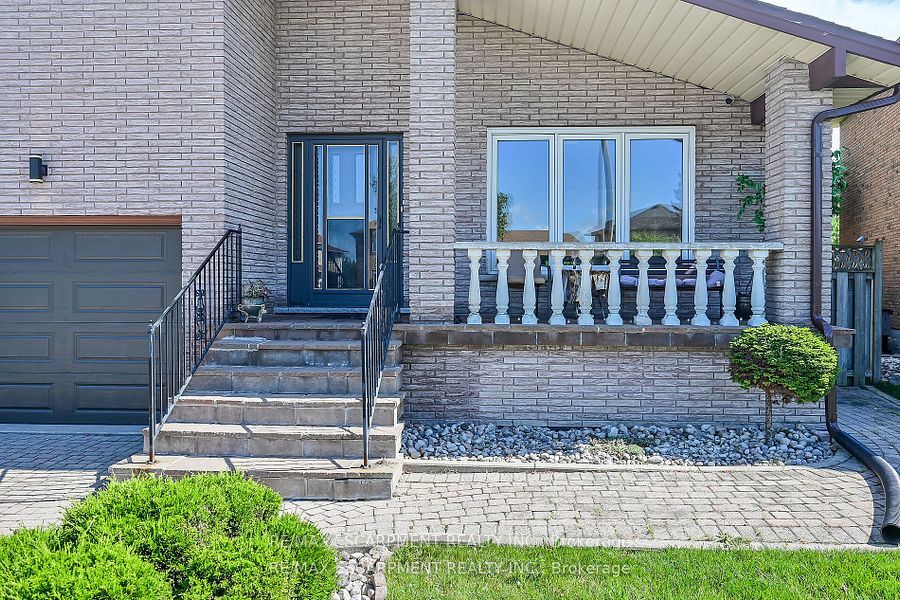 140 SOLOMON Crescent