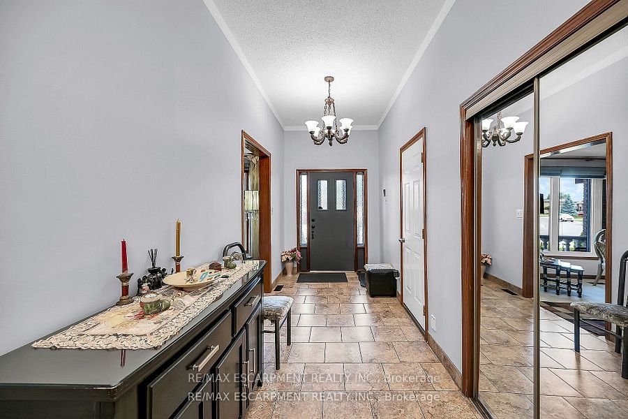 140 SOLOMON Crescent