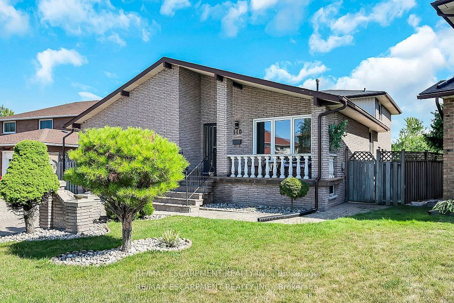 140 SOLOMON Crescent