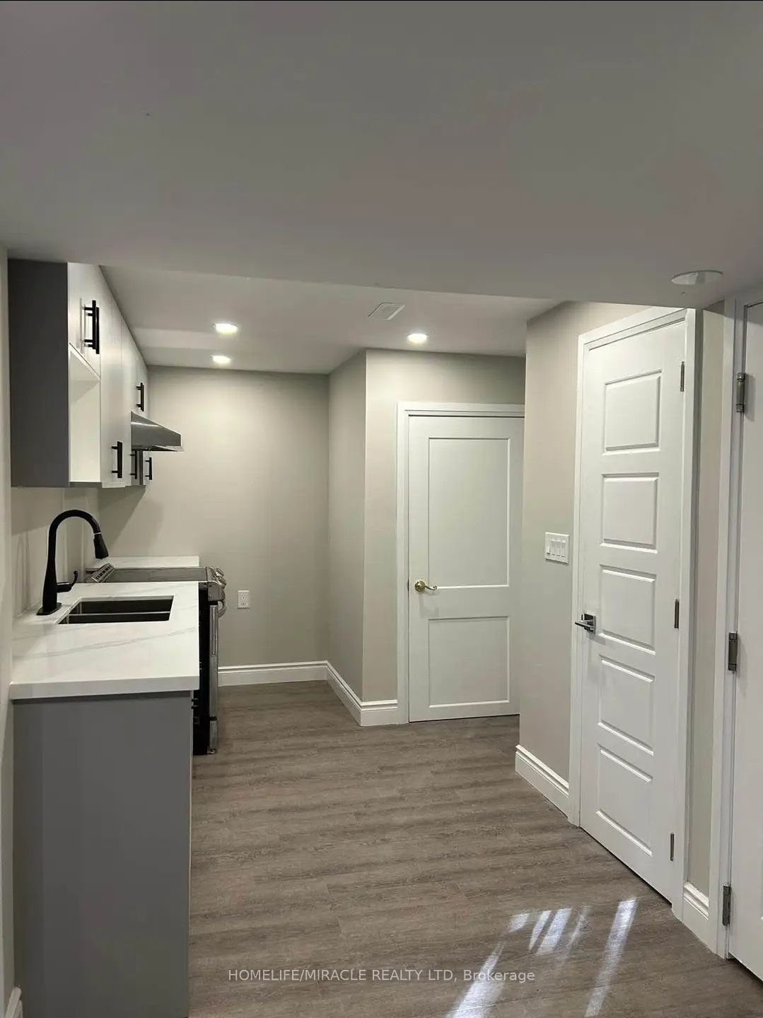 851 LAURIER Avenue BSMNT