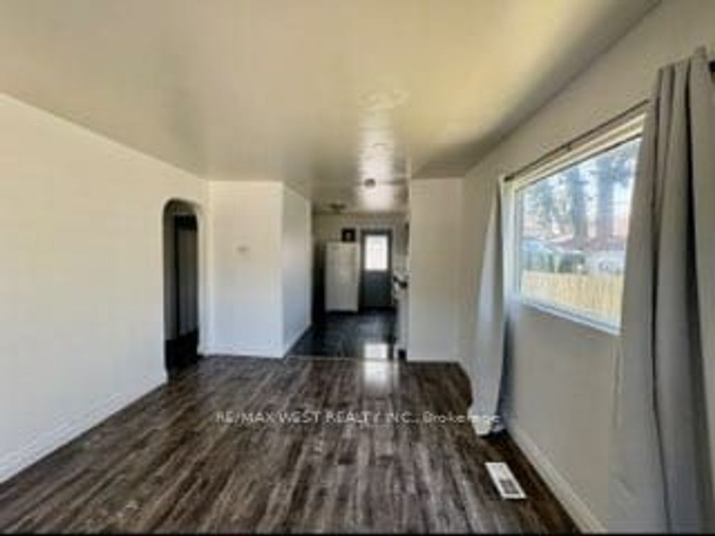 Photo of 643 Charles Street E, Windsor, ON N8X 3G6 (MLS # X12560918)