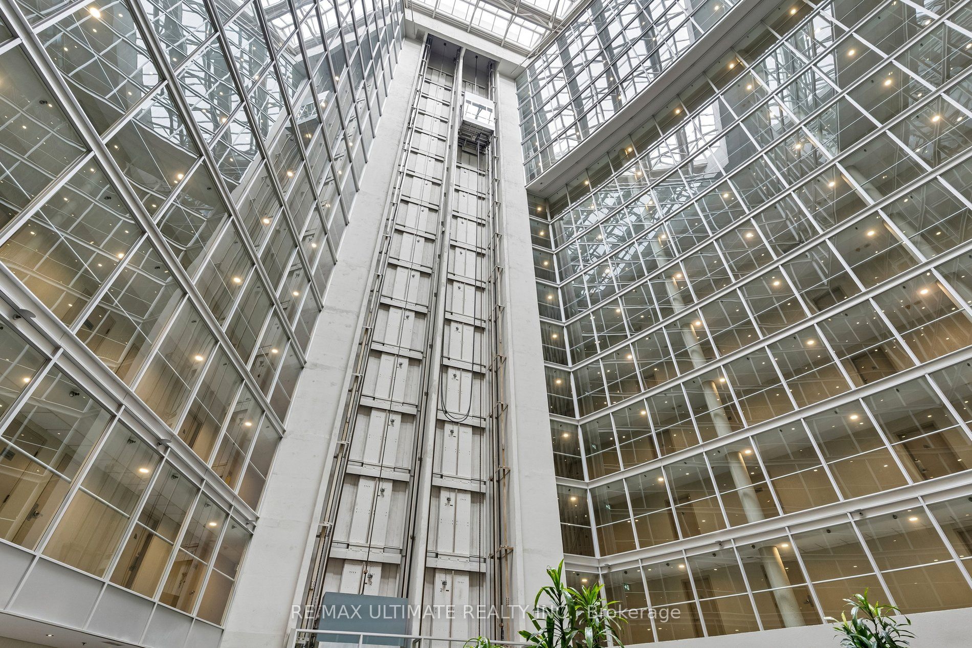 650 Queens Quay W 1216