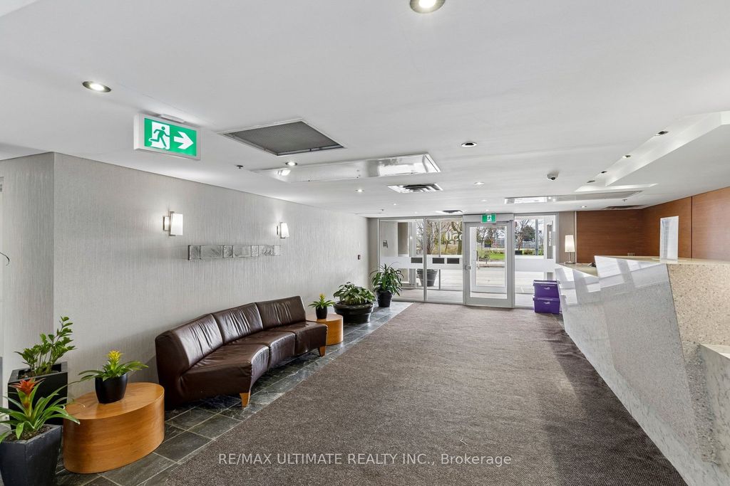 Photo of 650 Queens Quay W #1216, Toronto, ON M5V 3N2 (MLS # C13027544)