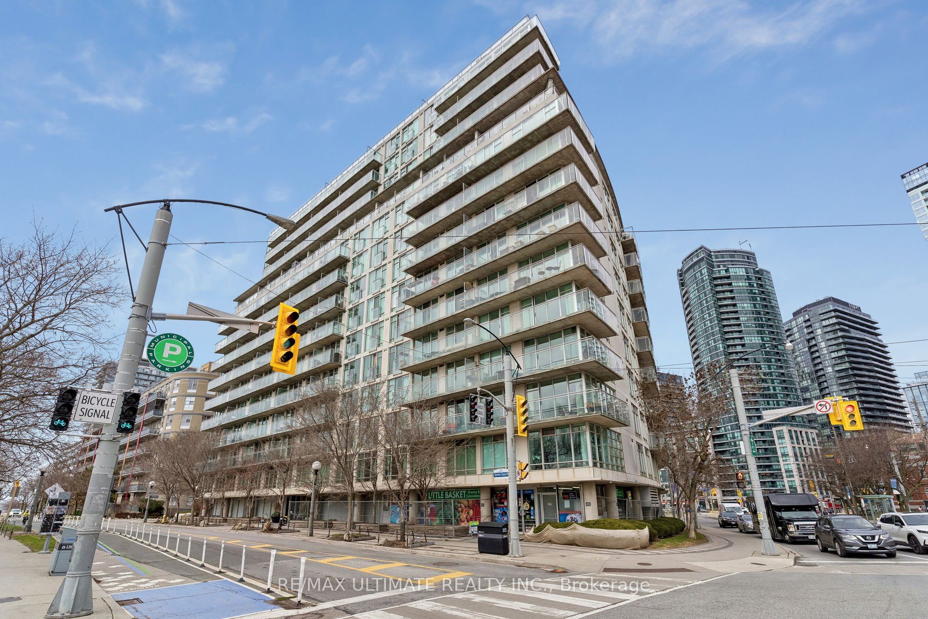 650 Queens Quay W 1216
