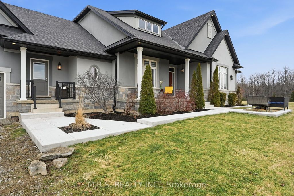 Photo of 20 Chesswood Trail, Hamilton, ON L8N 2Z7 (MLS # X12905824)