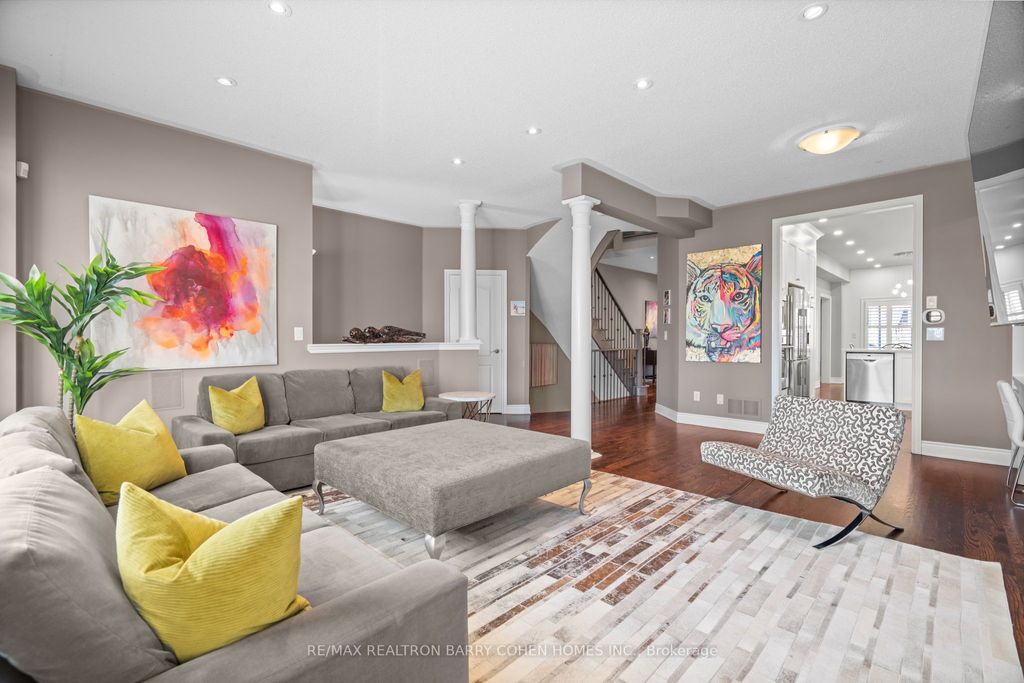 Photo of 28 Mistywood Crescent, Vaughan, ON L4J 9E6 (MLS # N12537058)