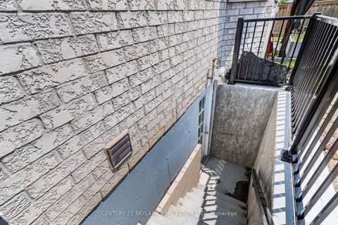 6 Villanova Road Brampton ON L6Y 2Z4