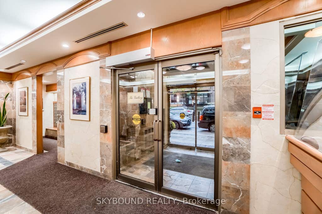 Photo of 25 Grenville Street #1605, Toronto, ON M4Y 2X5 (MLS # C13649466)