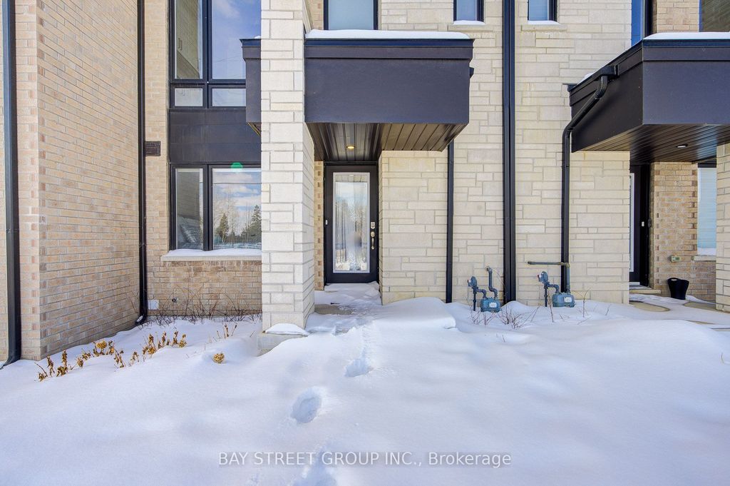 Photo of 51 Credit Lane, Richmond Hill, ON L4E 1G9 (MLS # N12810548)