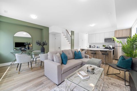 447 Lansdowne Avenue Laneway Toronto ON M6H 3Y2