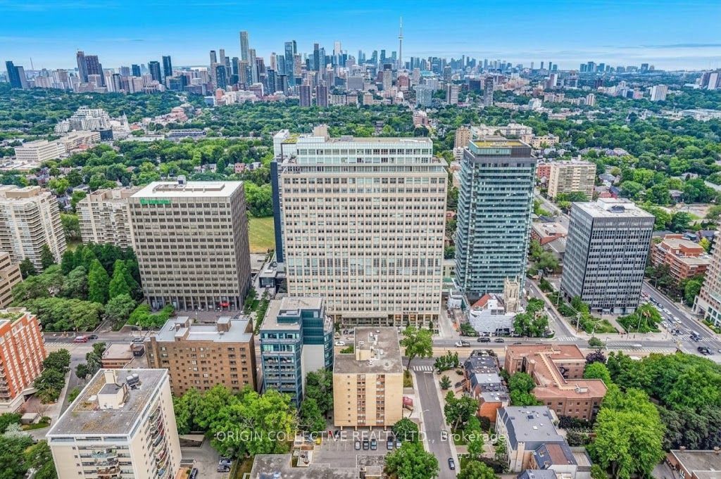 Photo of 111 St Clair Avenue W #405, Toronto, ON M4V 1N5 (MLS # C14107848)