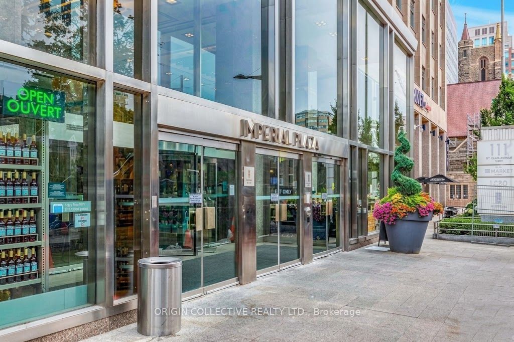 Photo of 111 St Clair Avenue W #405, Toronto, ON M4V 1N5 (MLS # C14107848)