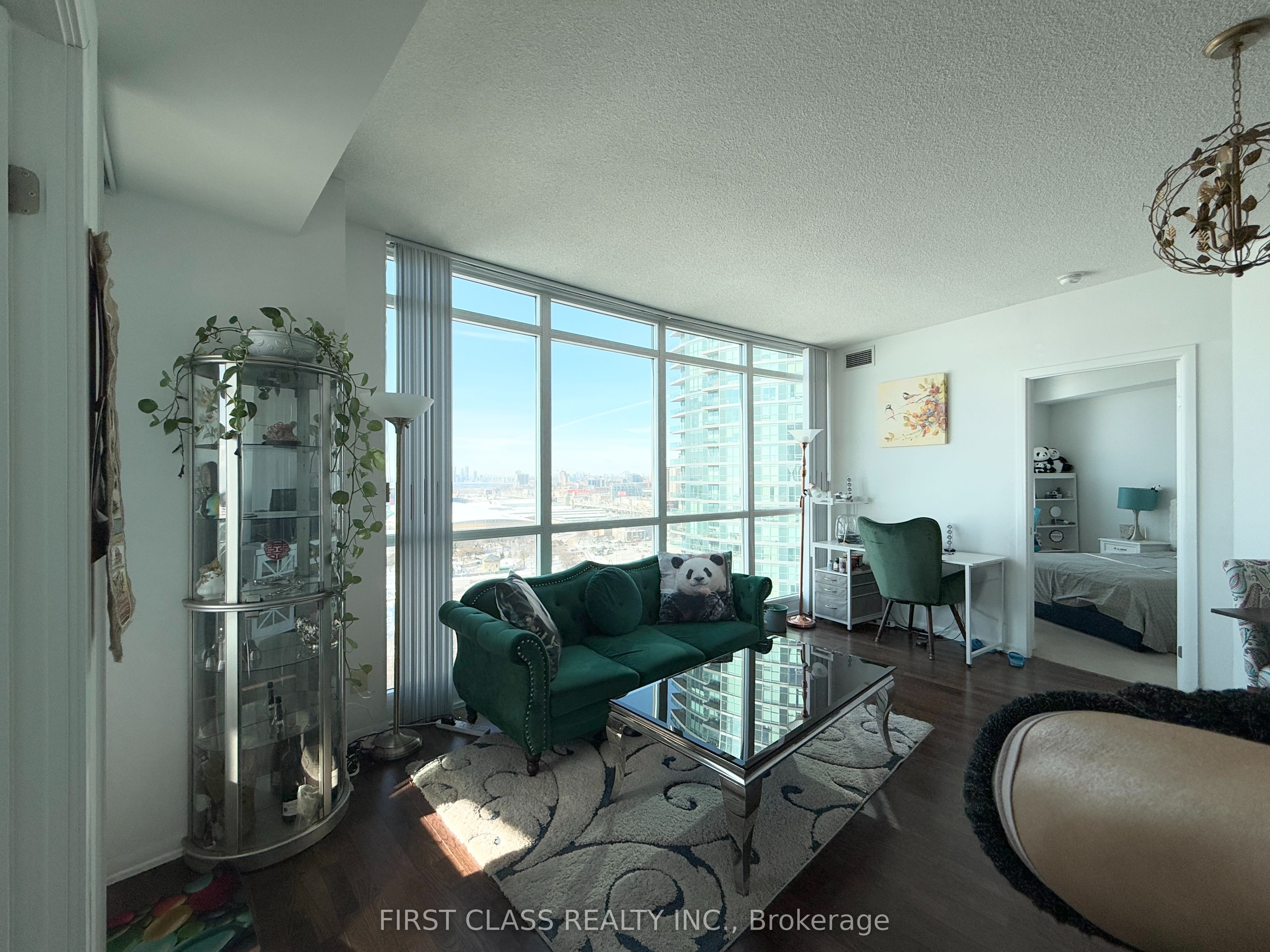 215 Fort York Boulevard 2305