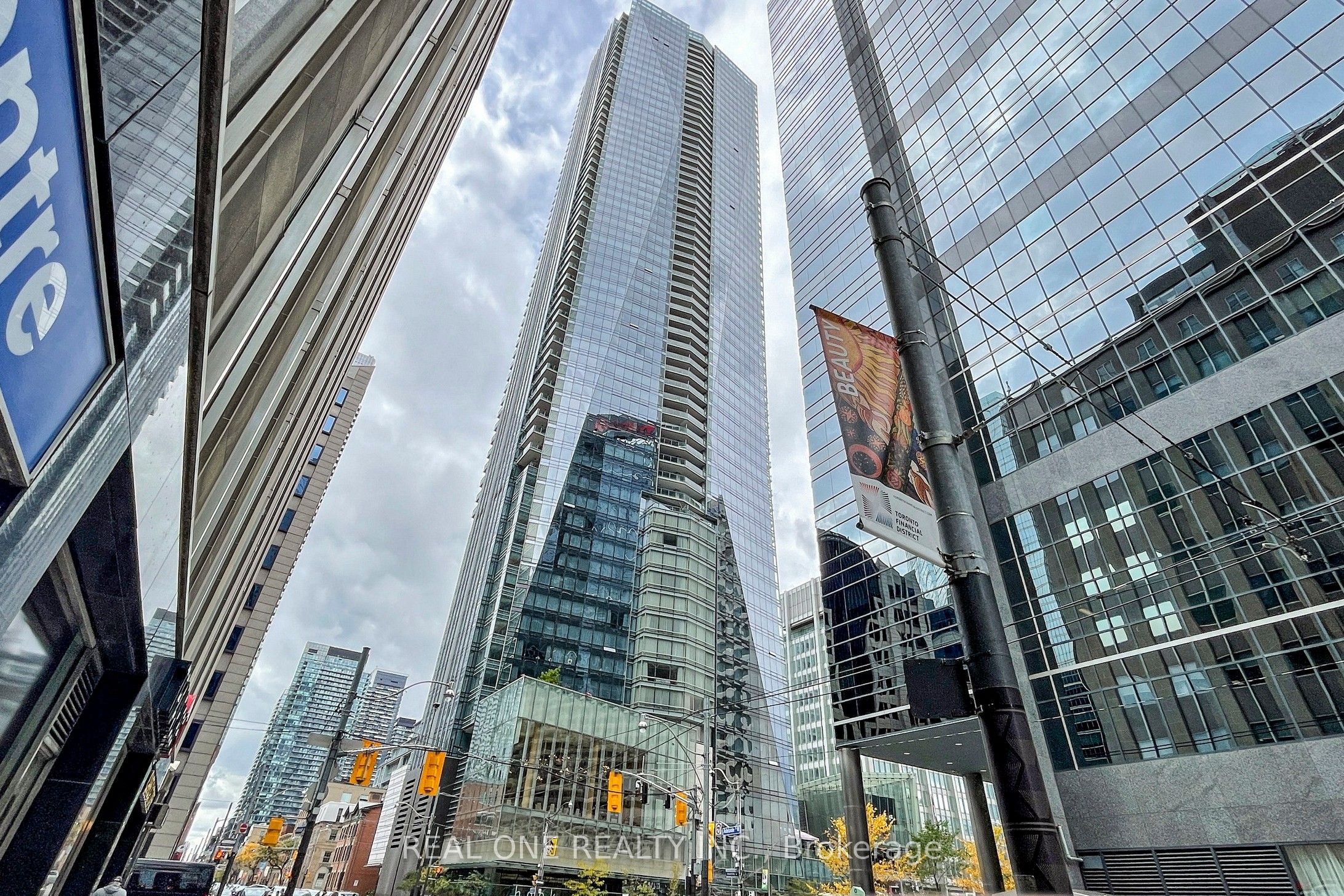 180 UNIVERSITY Avenue 6205