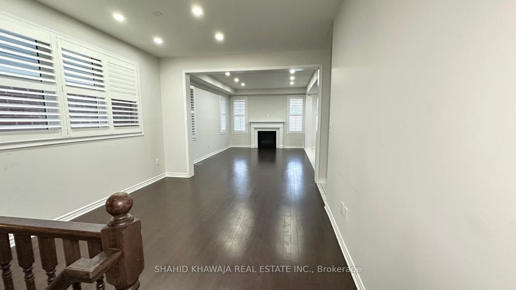 Photo of 112 Ridge Road, Cambridge, ON N3E 0C4 (MLS # X12710670)