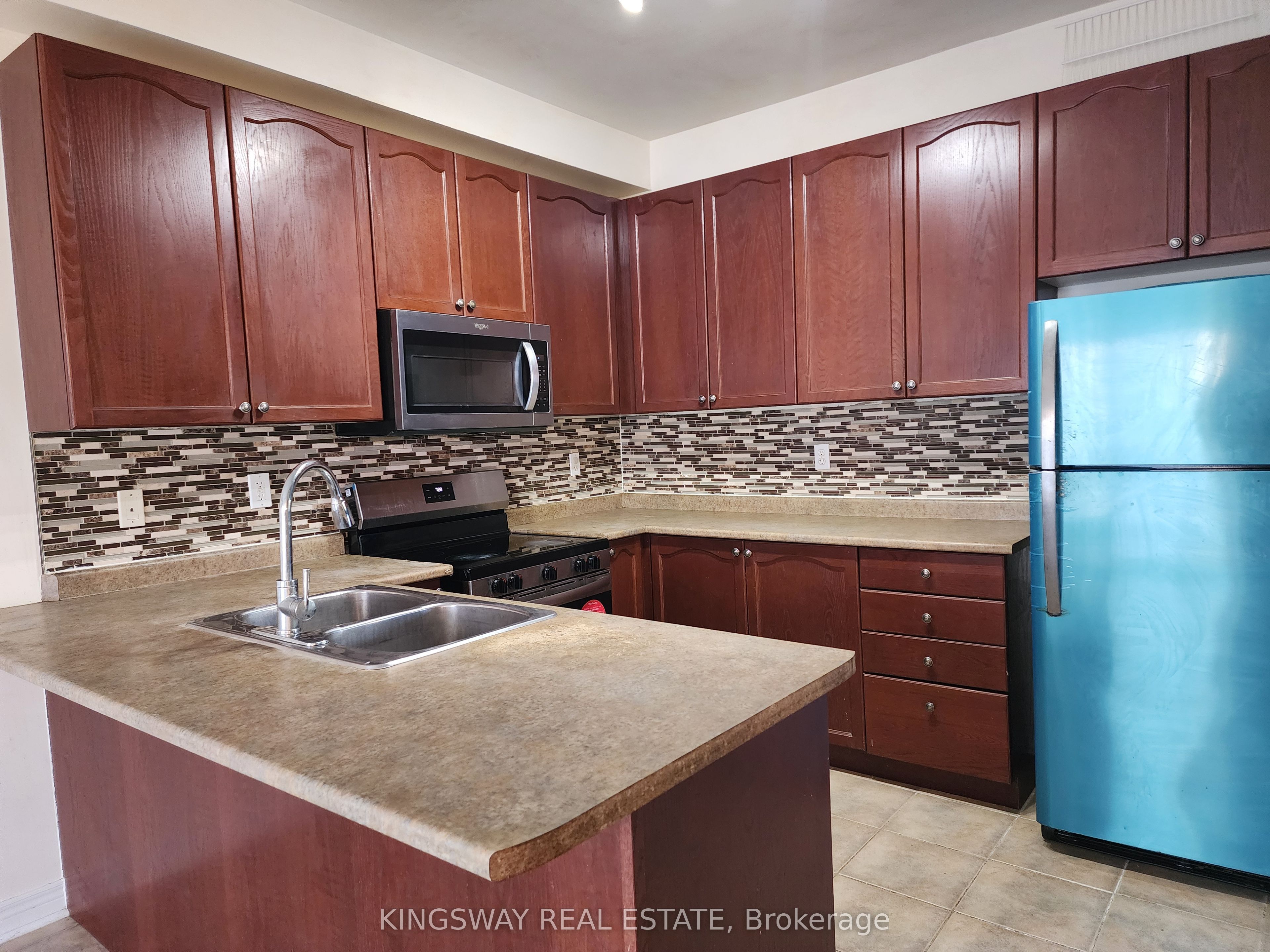65 Pefferlaw Circle Upper