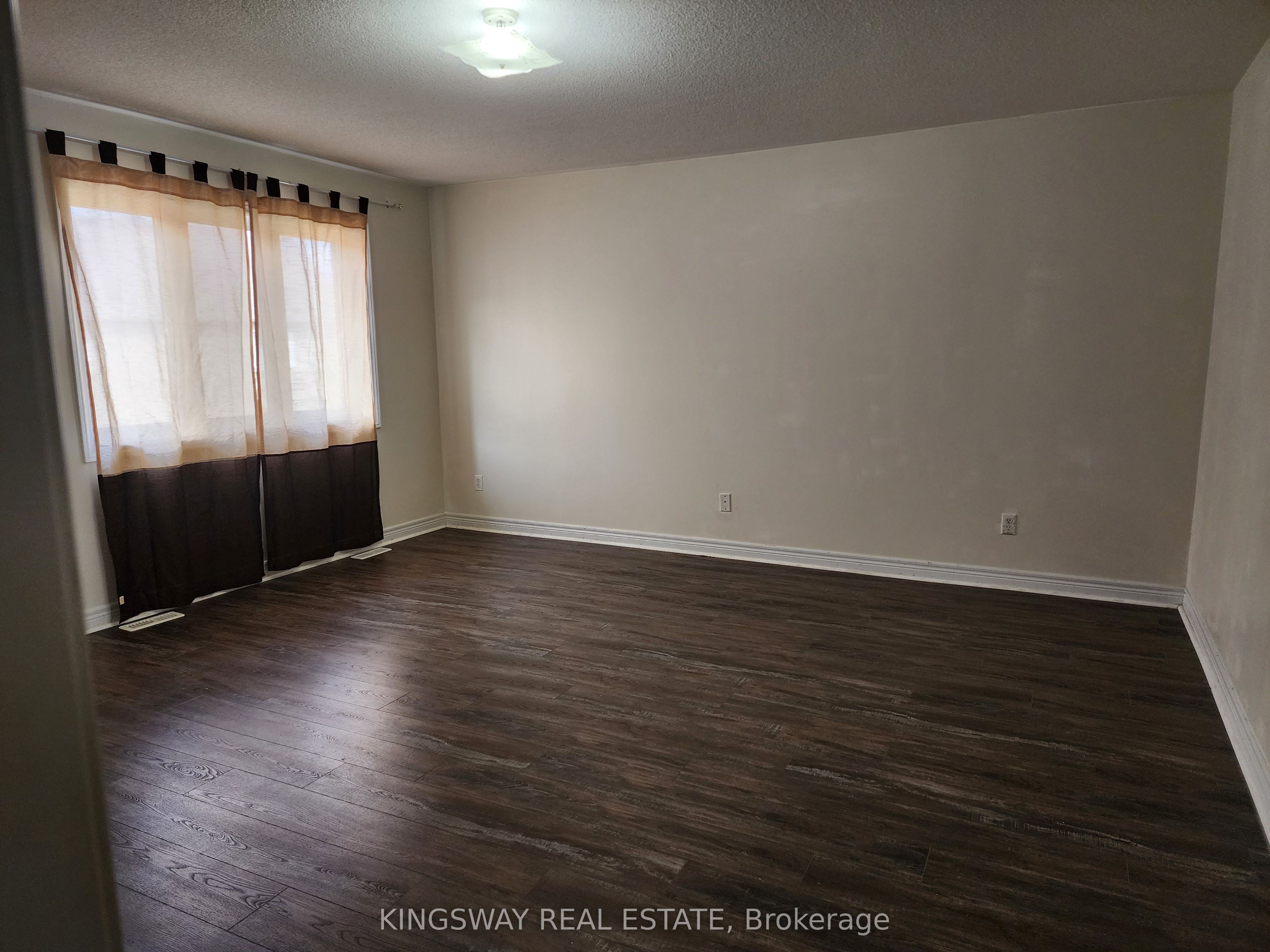 65 Pefferlaw Circle Upper