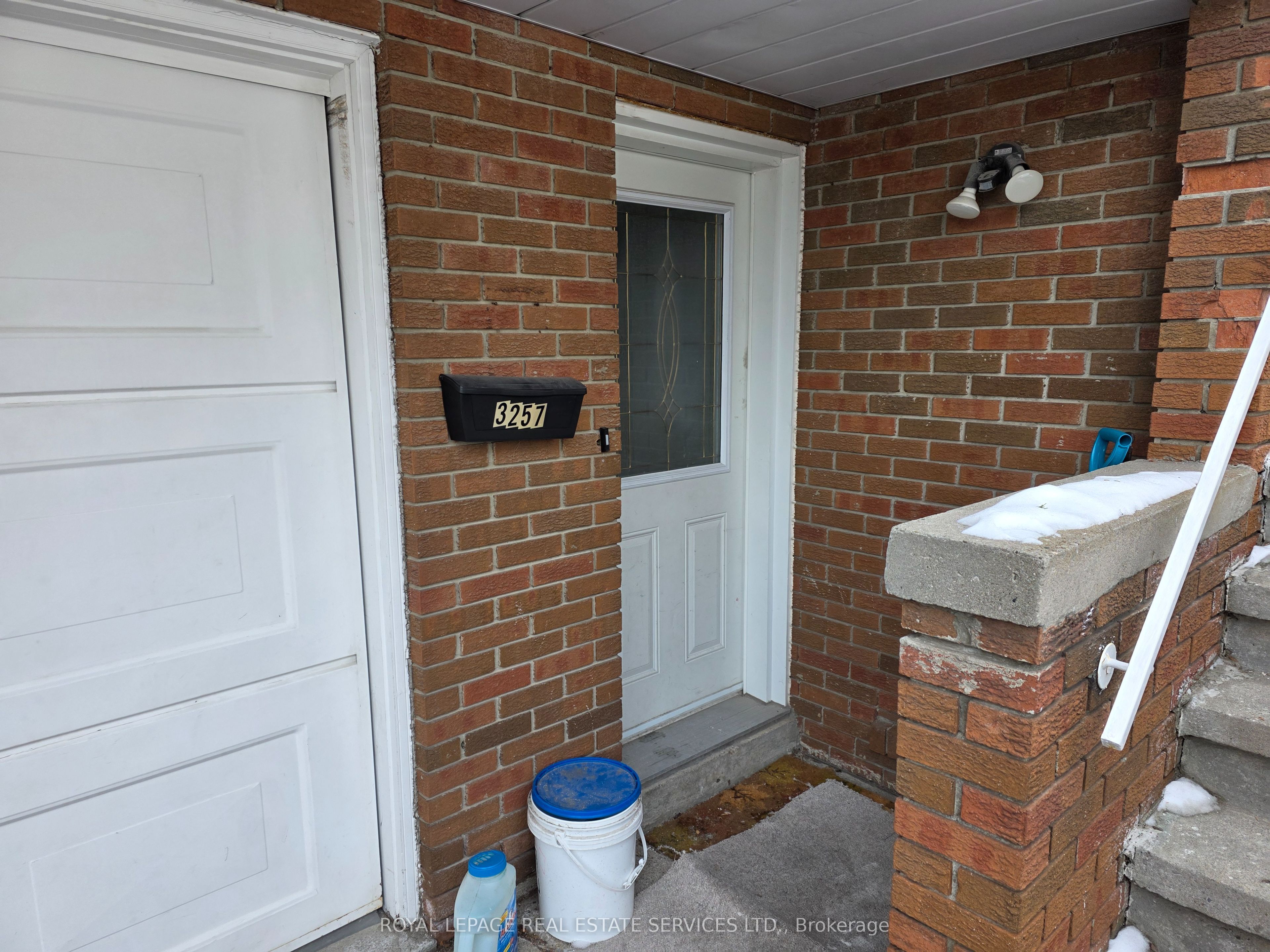 3257 Lednier Terrace Main/lower