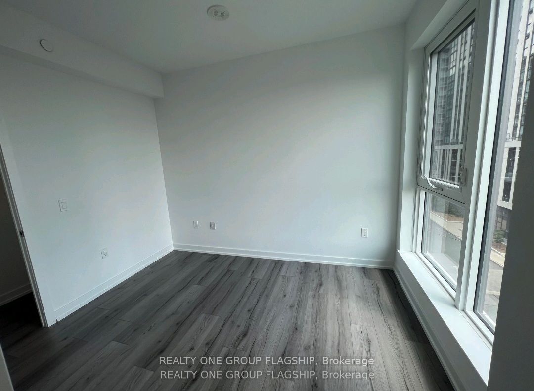 1195 The Queensway Avenue 414