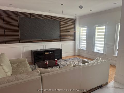 31 Wharfside Lane N Toronto ON M1C 5K8