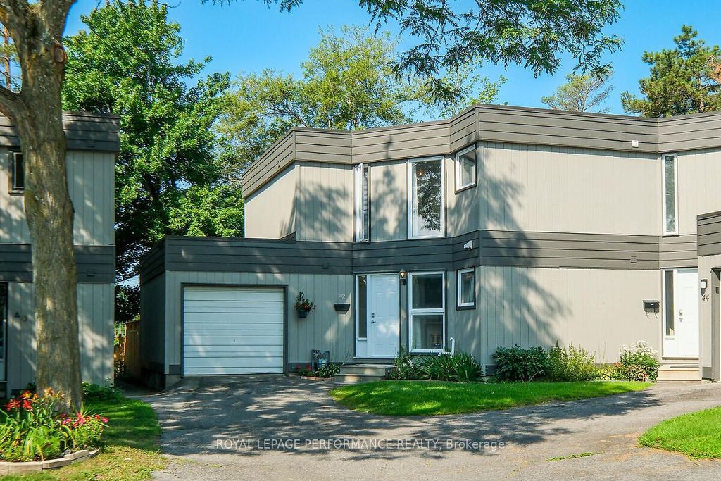Photo of 42 Compata Way, Blackburn Hamlet, ON K1B 4W9 (MLS # X12881084)