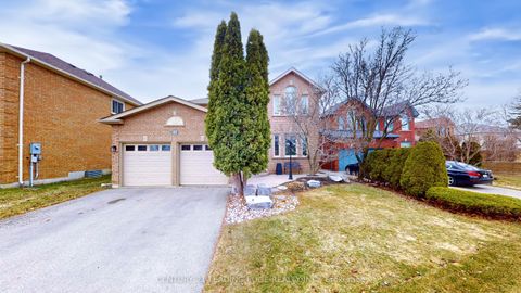 102 Larkin Avenue Markham ON L3P 4Y5