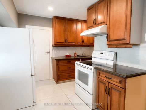 9 Albright Avenue Main Toronto ON M8W 1W9