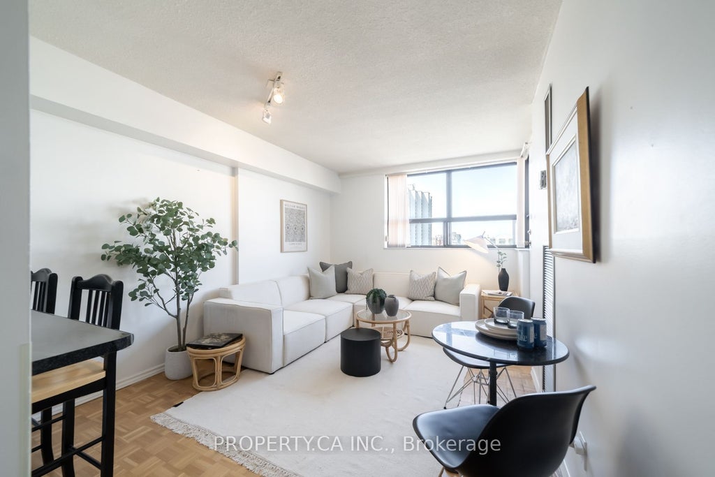 Photo of 80 St Patrick Street #914, Toronto, ON M5T 2X6 (MLS # C13676888)