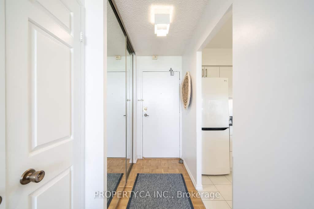 Photo of 80 St Patrick Street #914, Toronto, ON M5T 2X6 (MLS # C13676888)