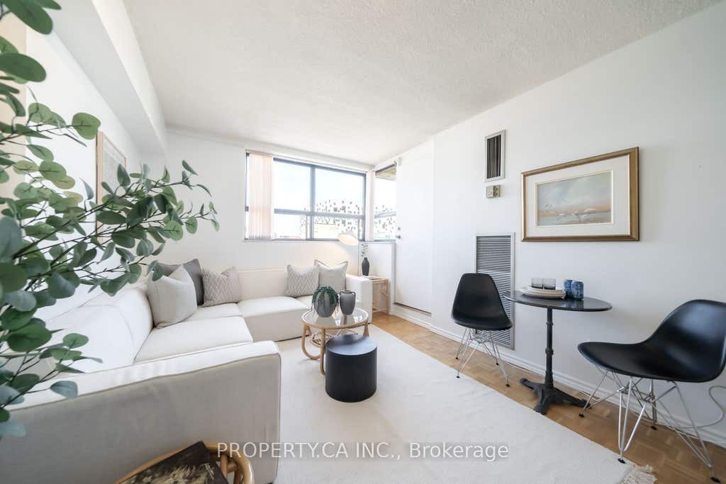 Photo of 80 St Patrick Street #914, Toronto, ON M5T 2X6 (MLS # C13676888)