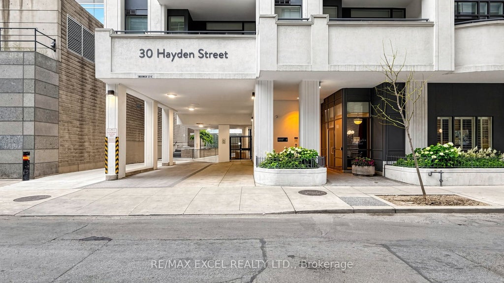 Photo of 30 Hayden Street #506, Toronto, ON M4Y 3B8 (MLS # C13764406)