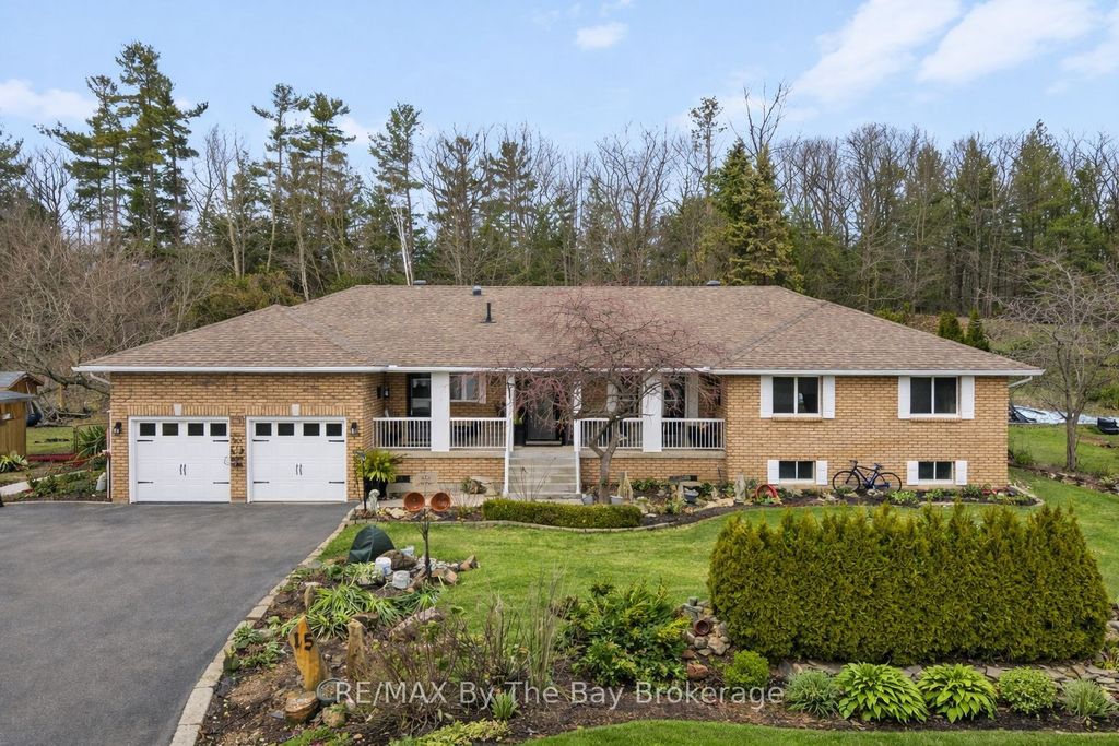 Photo of 15 Deanna Drive, Wasaga Beach, ON L9Z 1J5 (MLS # S12954434)
