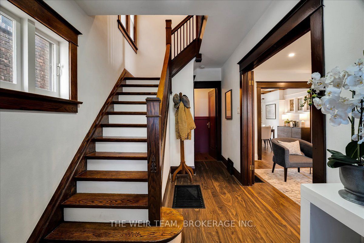 25 Oak Park Avenue