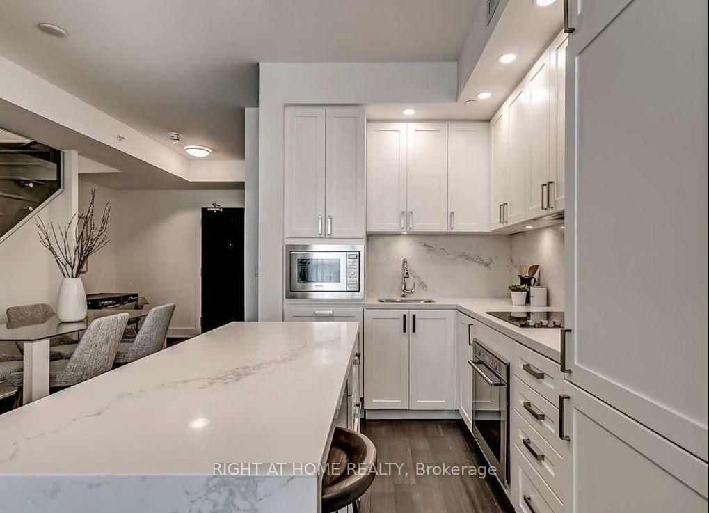 5230 Dundas Street A205