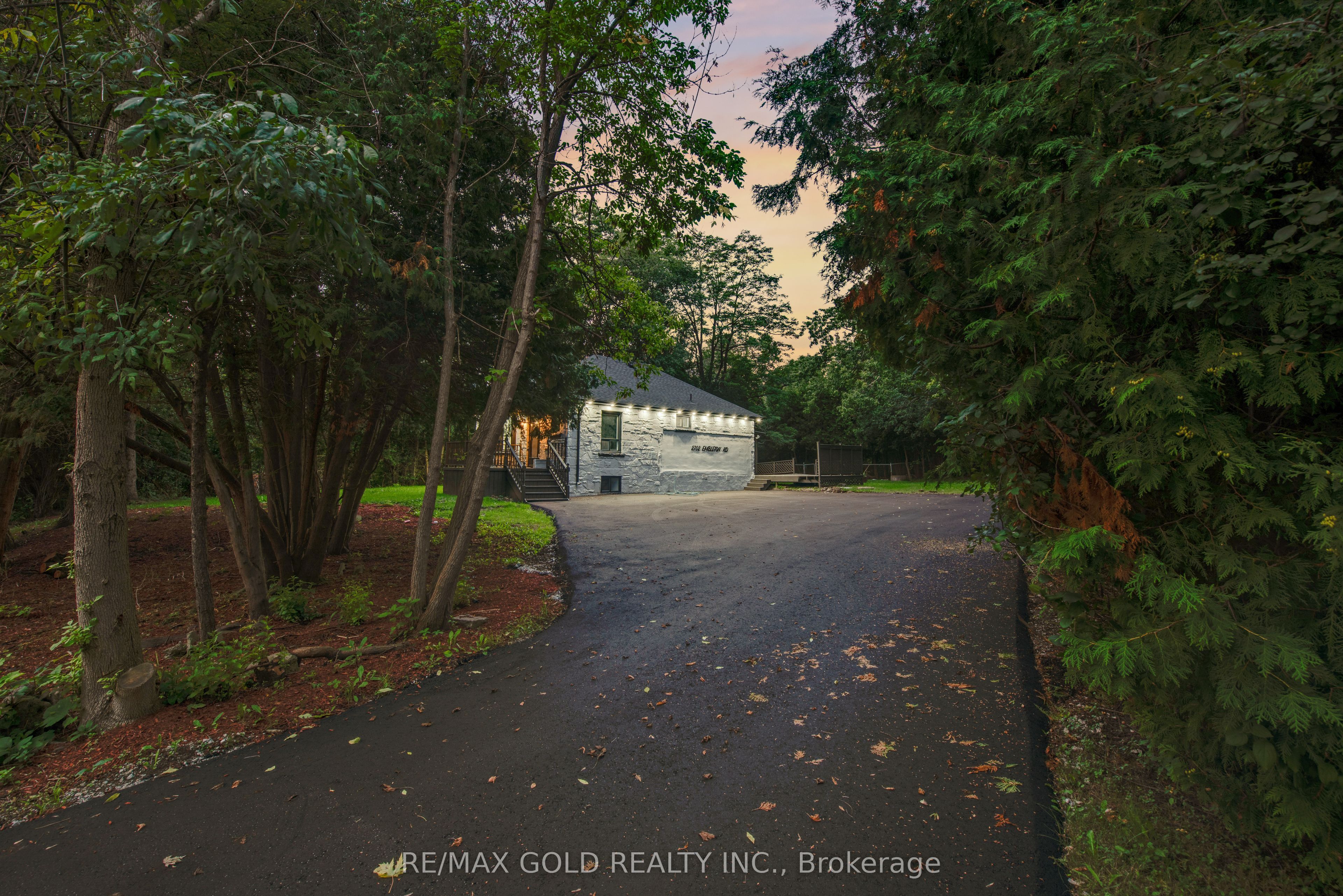 2702 Embleton Road