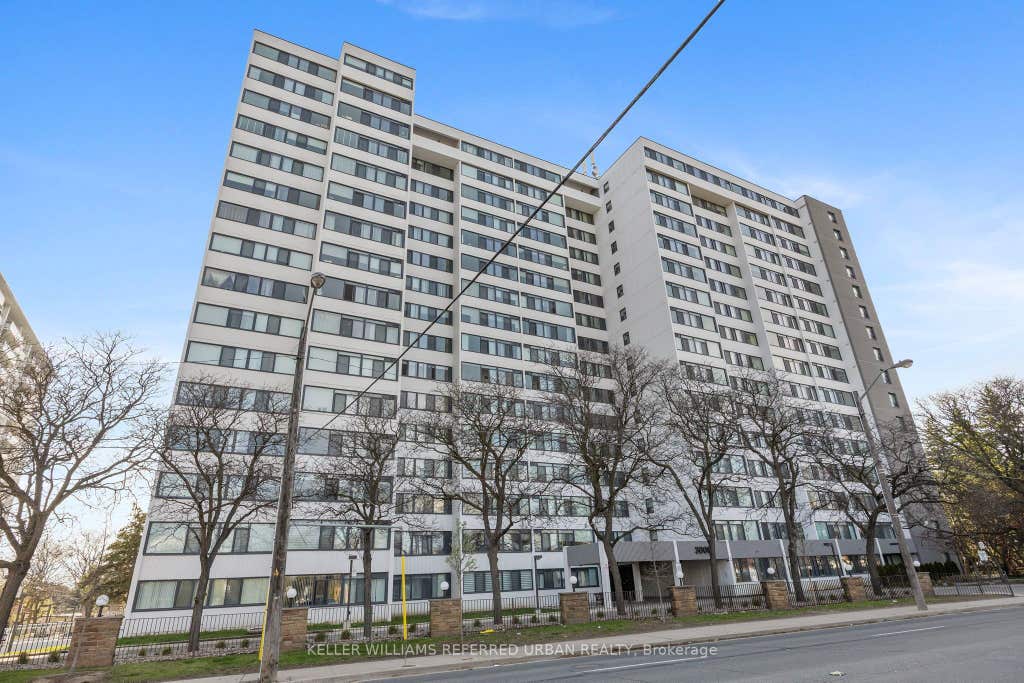Photo of 3000 Bathurst Street #1501, Toronto, ON M6B 3B4 (MLS # C13662722)