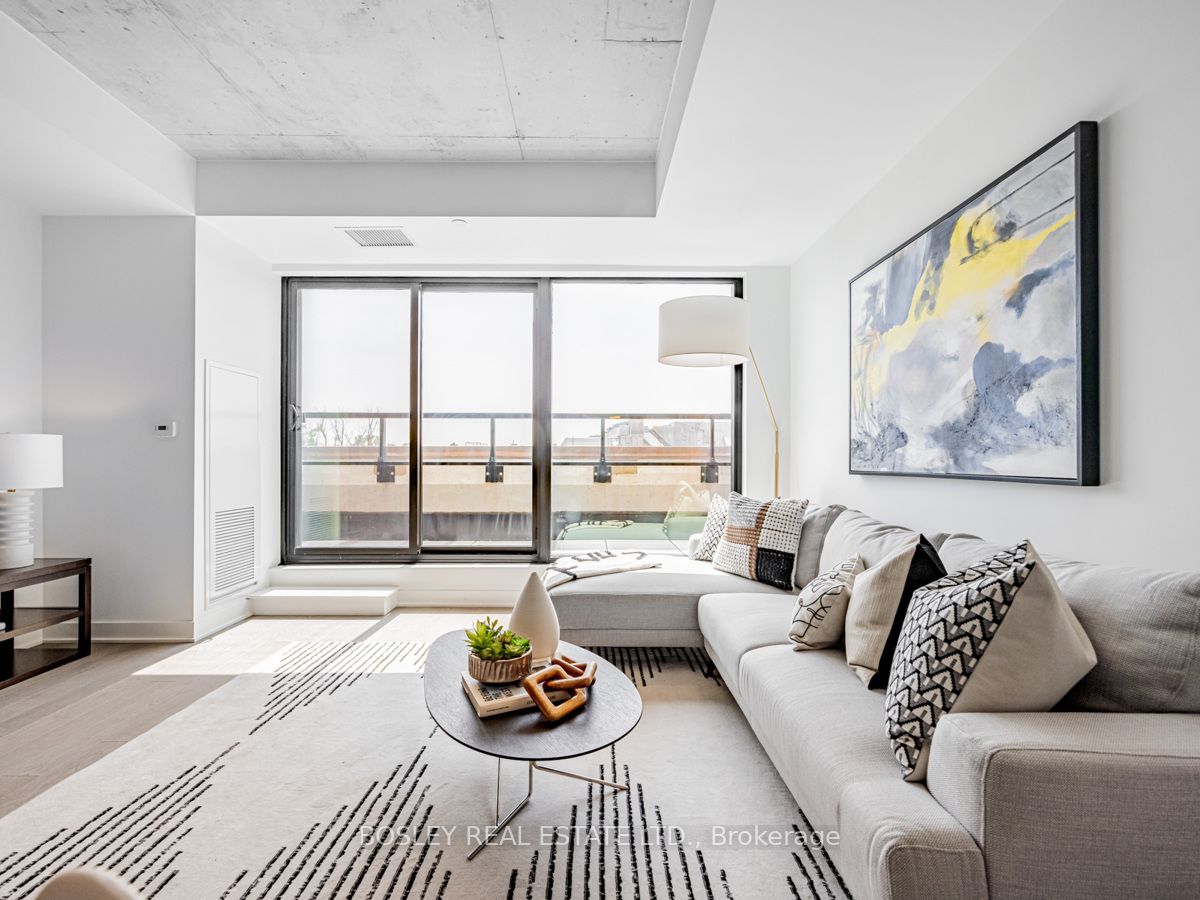 2720 Dundas Street W 406