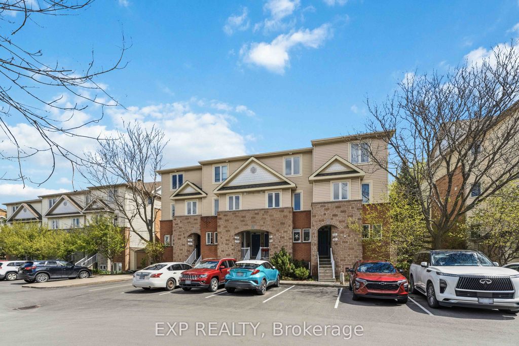 Photo of 81 Strathaven Private, Cyrville - Carson Grove - Pineview, ON K1J 1K7 (MLS # X13159610)