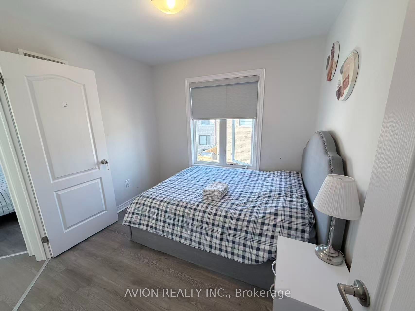 542 Whites Hill Avenue Coach House