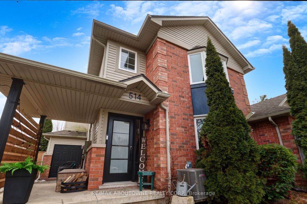 Photo of 514 W Jerseyville Road W, Hamilton, ON L9G 3L5 (MLS # X12698728)