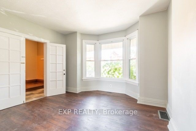 99 Sanford Avenue N