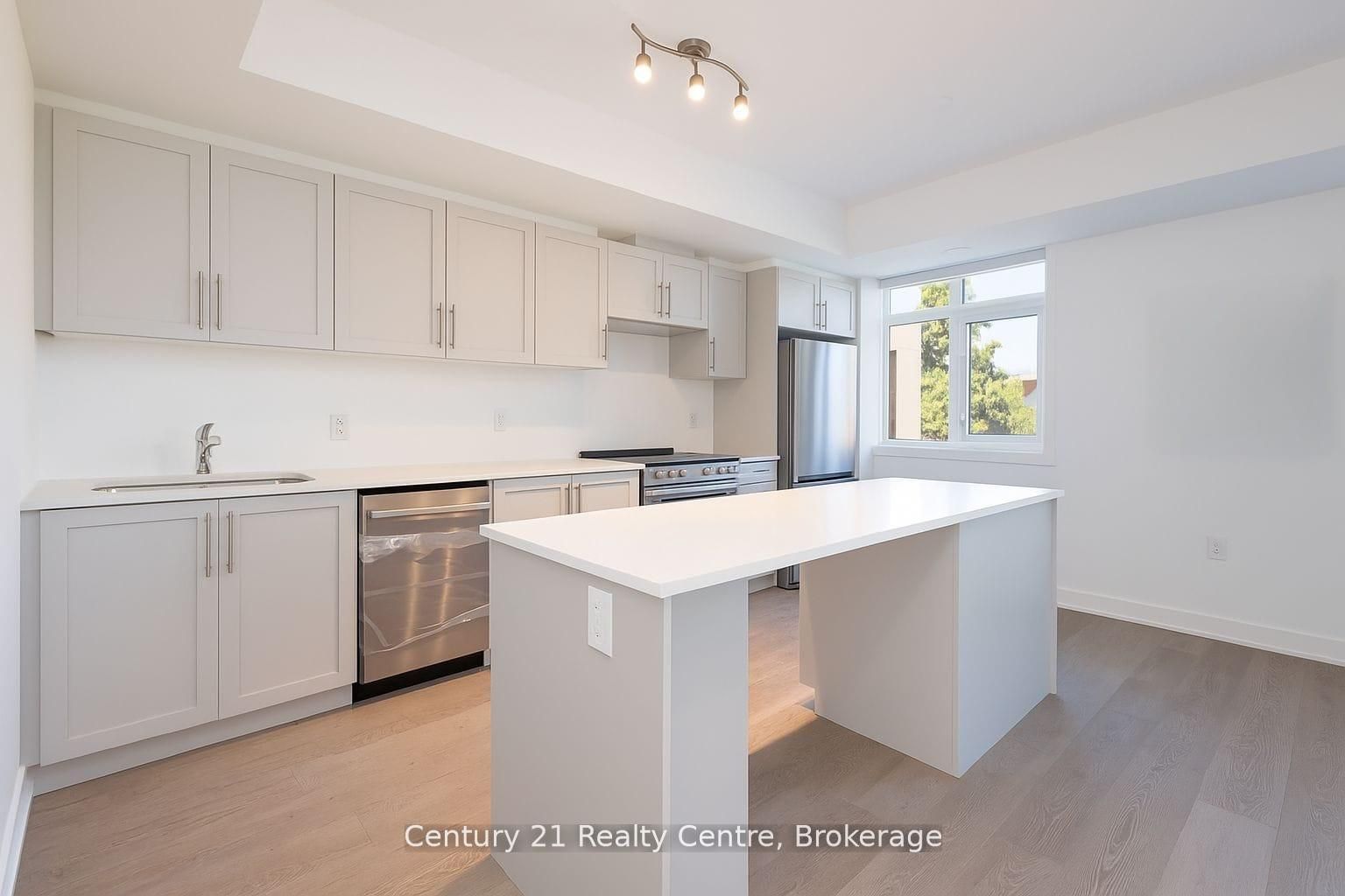 1115 Douglas Mccurdy Common N/A E 206