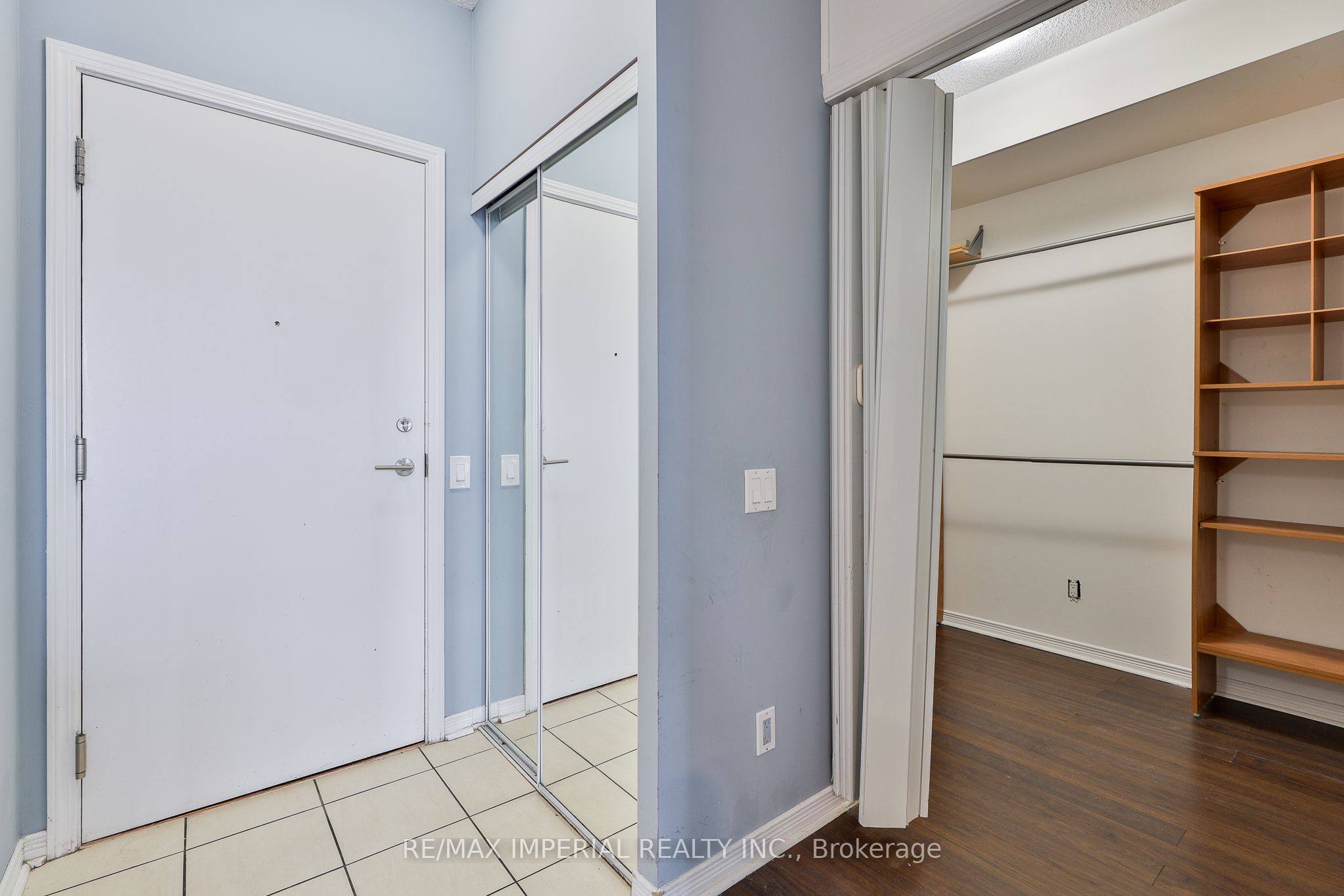 60 Heintzman Street 2403