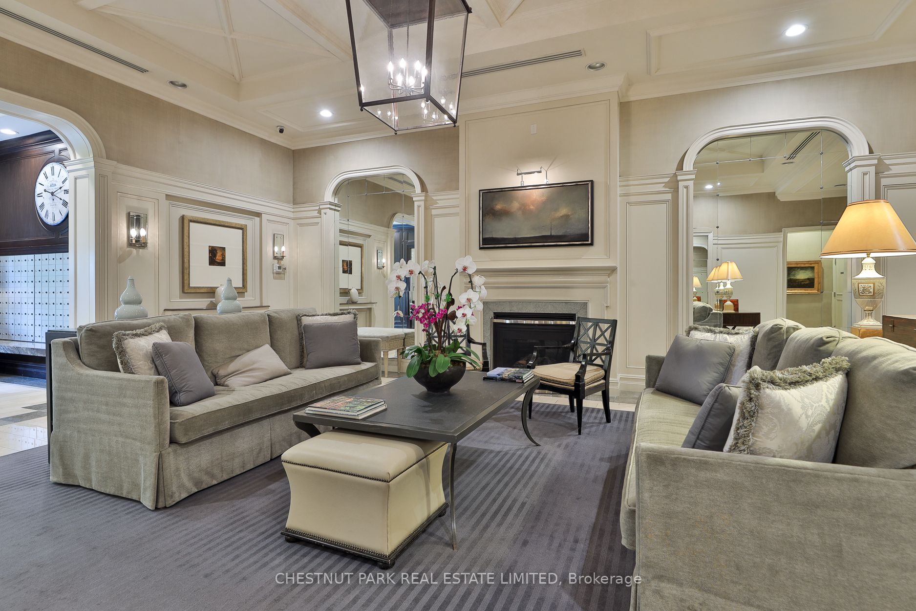 25 Scrivener Square 201