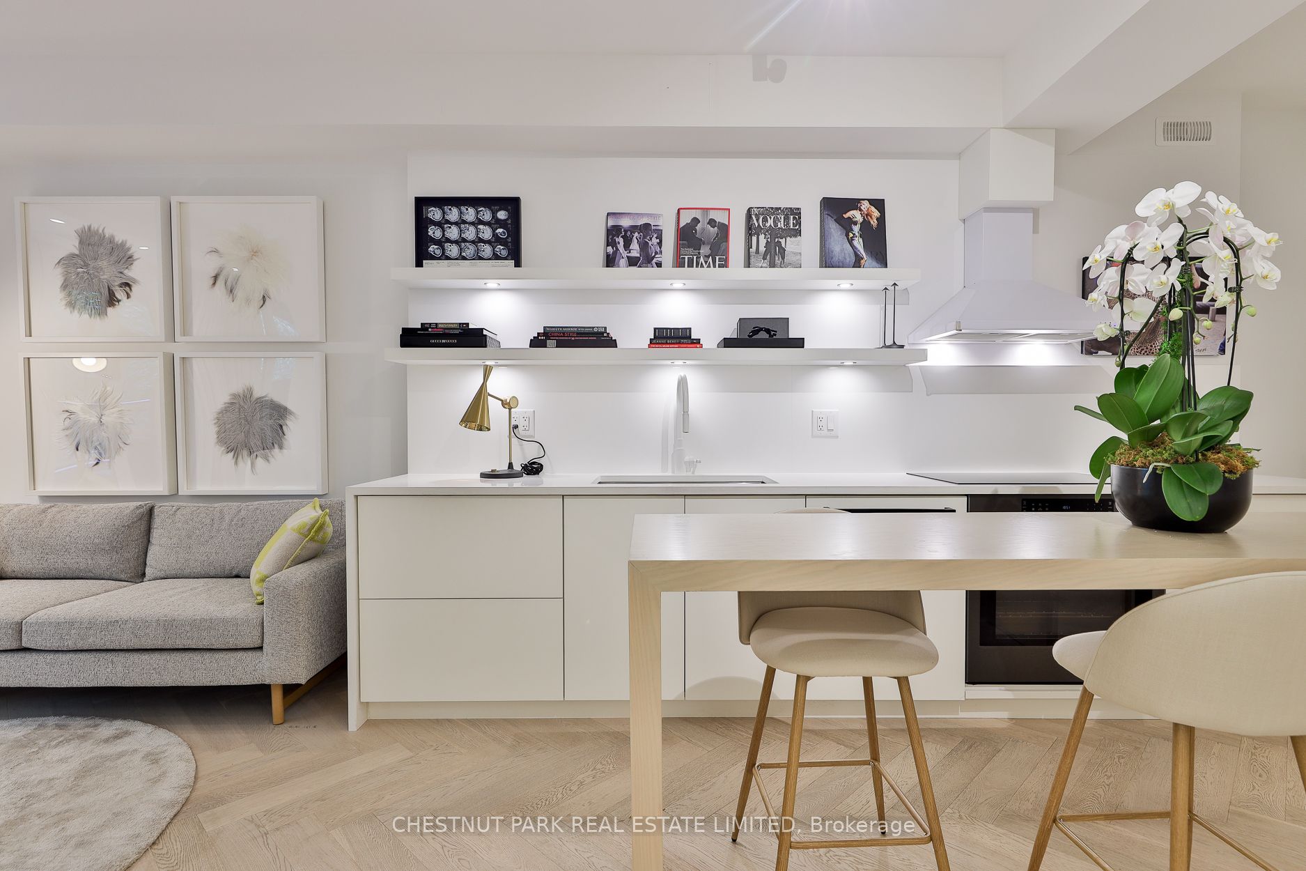 25 Scrivener Square 201
