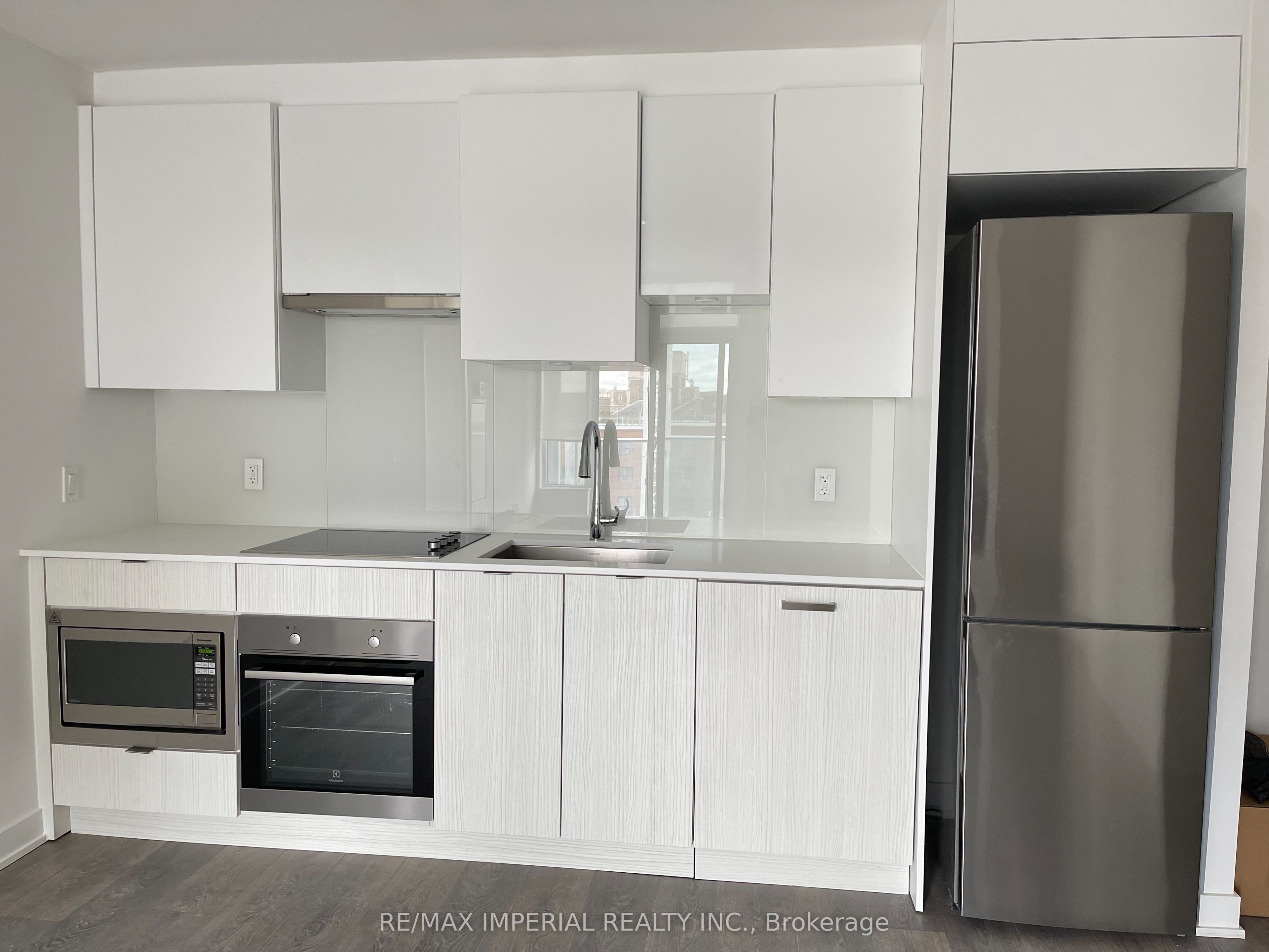 195 Redpath Avenue 404