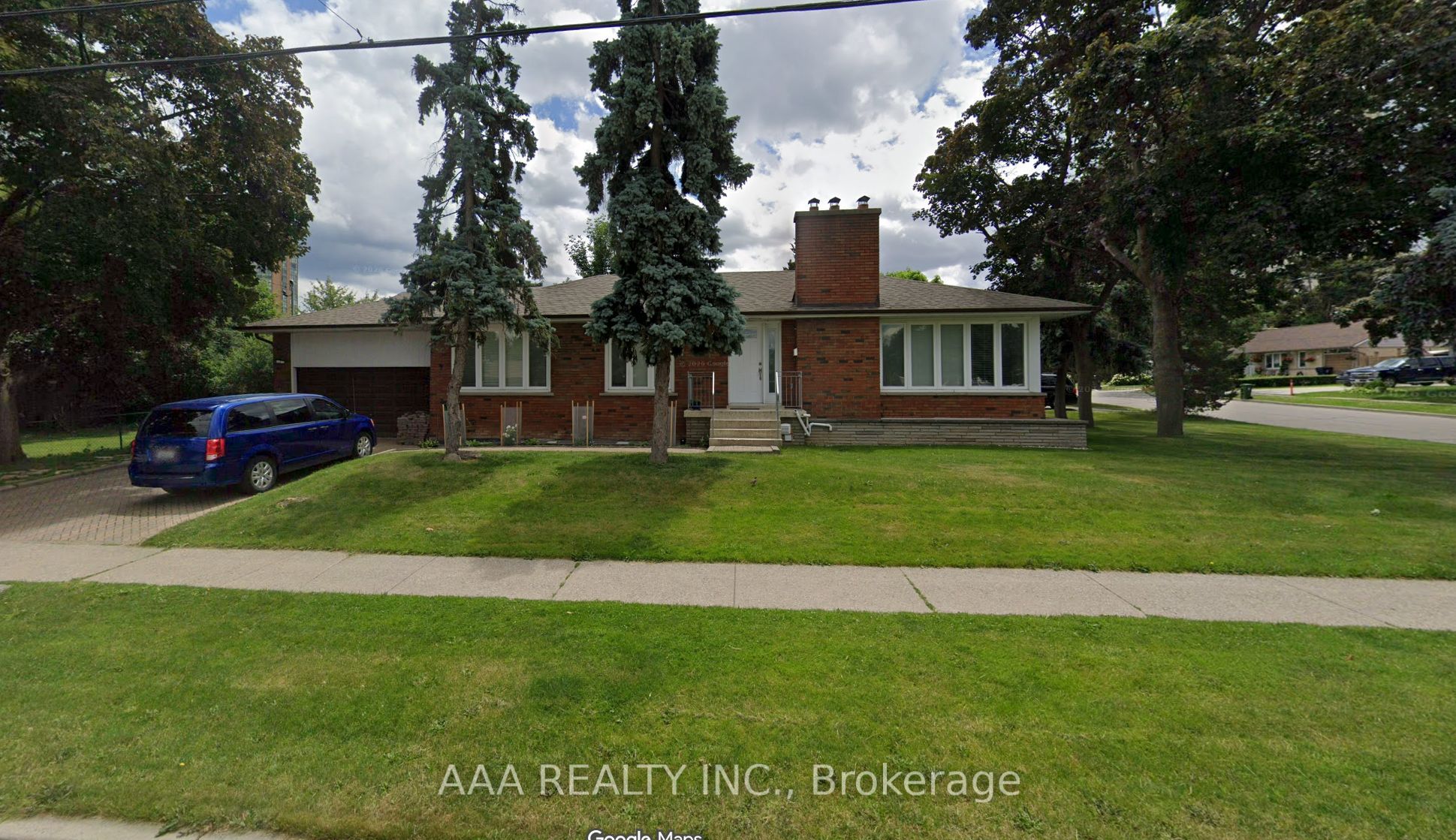 Photo 1 of 21 — 27 Kingsview Boulevard 1 (Lower Level), Toronto, ON M9R 1T5