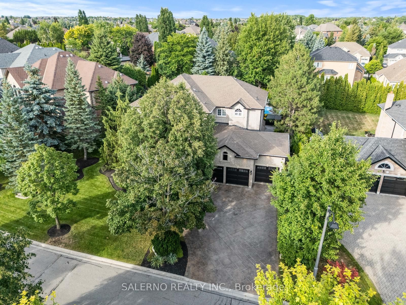 Photo 1 of 50 — 107 Deerchase Circle, Vaughan, ON L4H 1B4